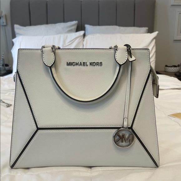 MICHEAL KORS PRISM LARGE LEATHER SATCHEL IN OPTIC WHITE - Picture 1 of 14